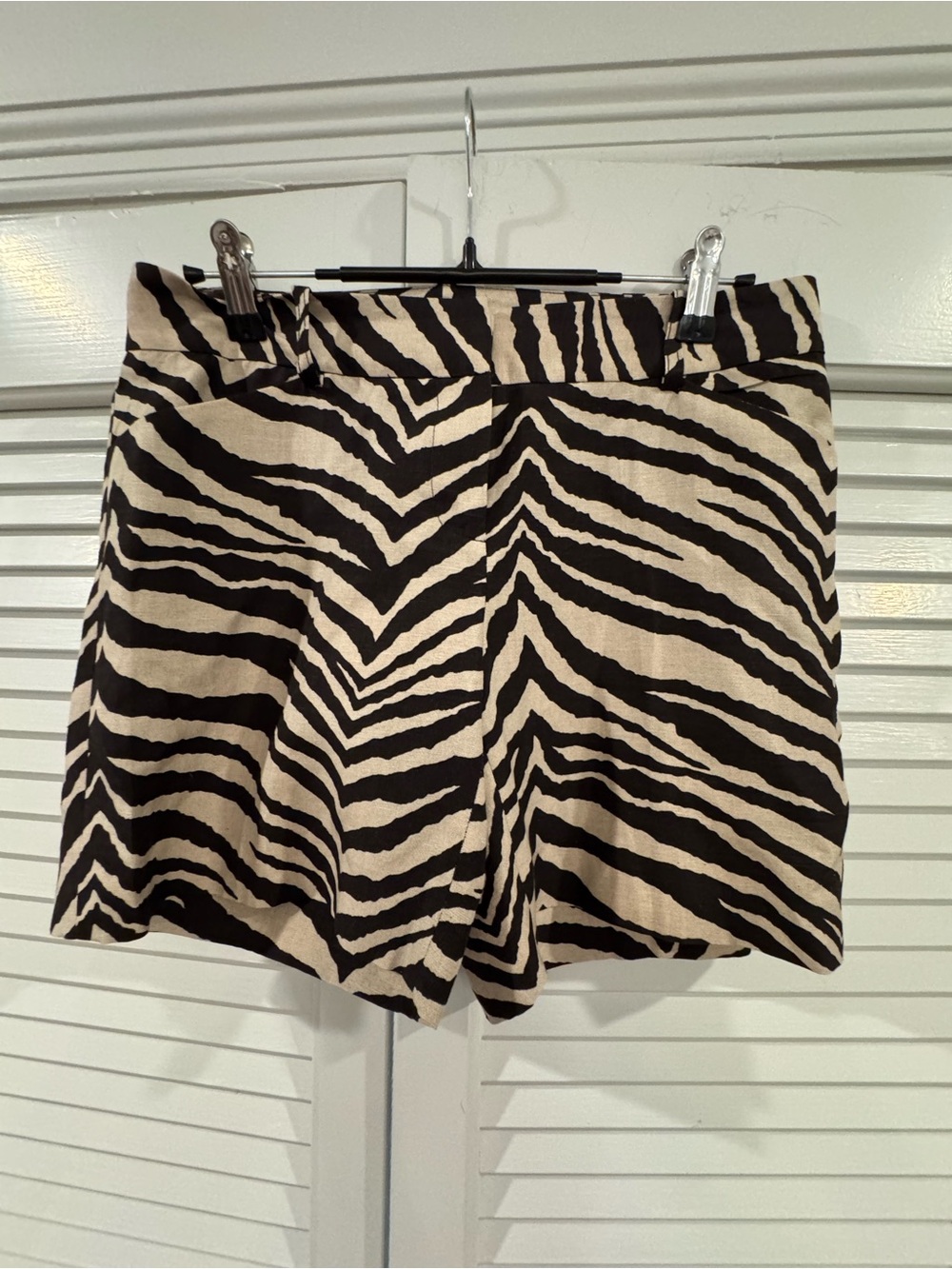 ANTONIO MELANI Black and Cream Zebra-Print Bermuda Shorts
